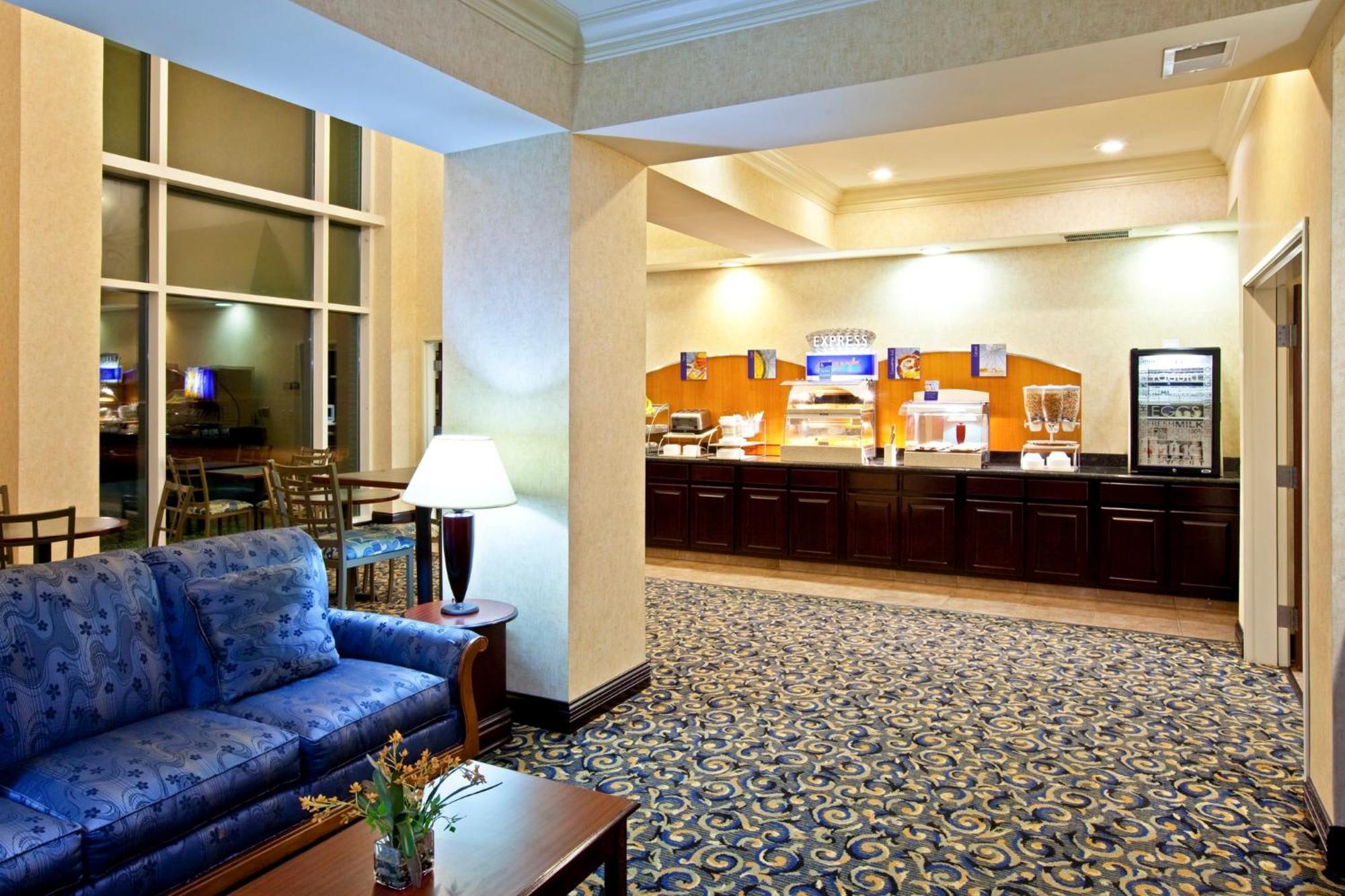 Holiday Inn Express Hotel & Suites Frankfort By Ihg Exterior foto