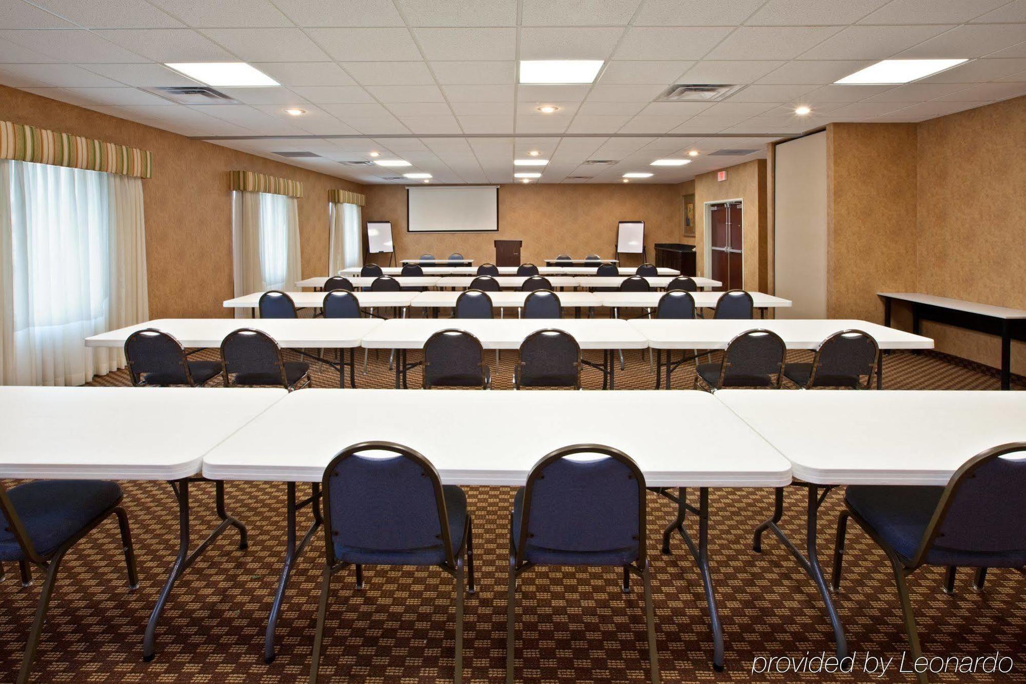 Holiday Inn Express Hotel & Suites Frankfort By Ihg Einrichtungen foto