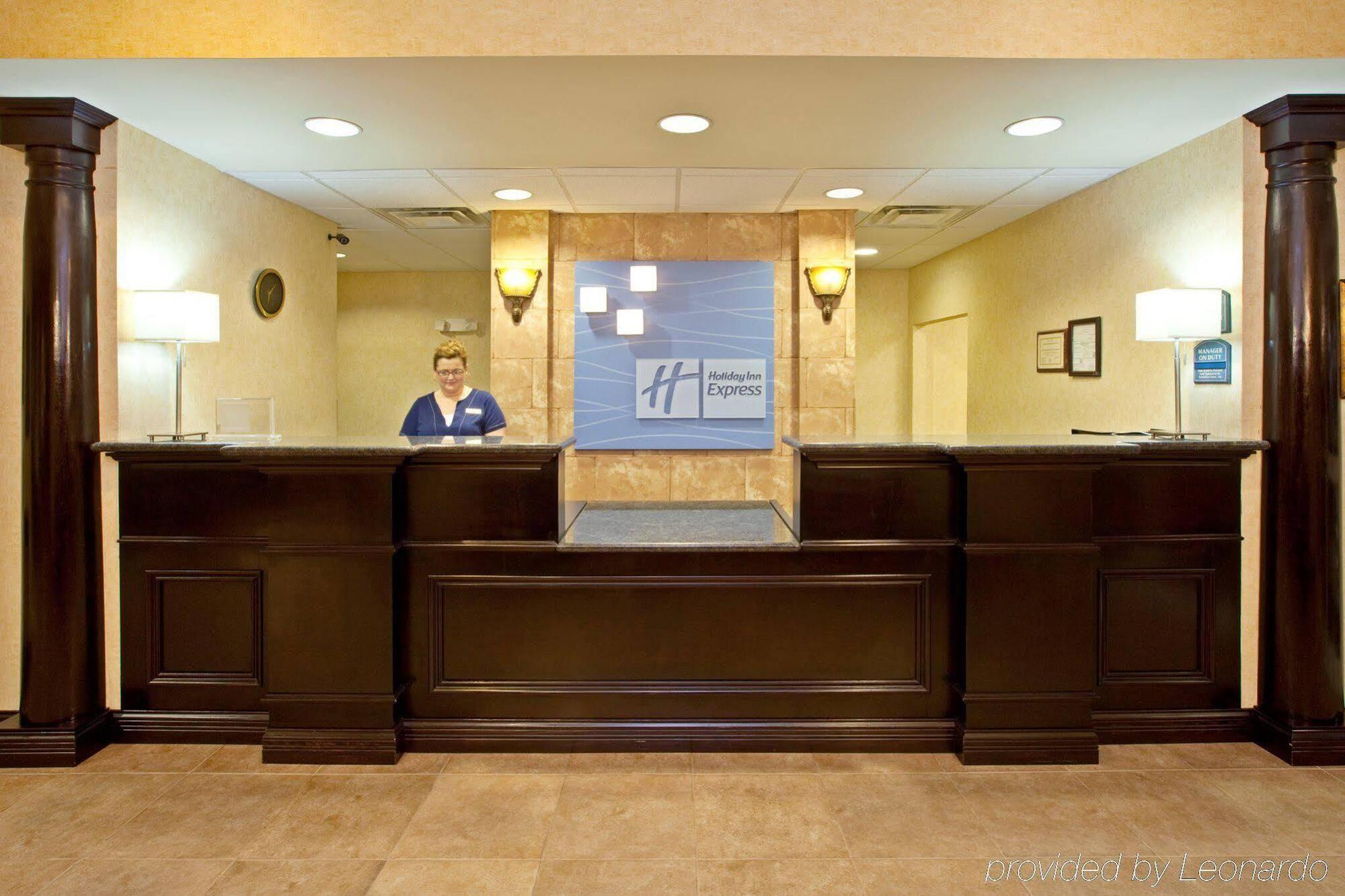Holiday Inn Express Hotel & Suites Frankfort By Ihg Exterior foto