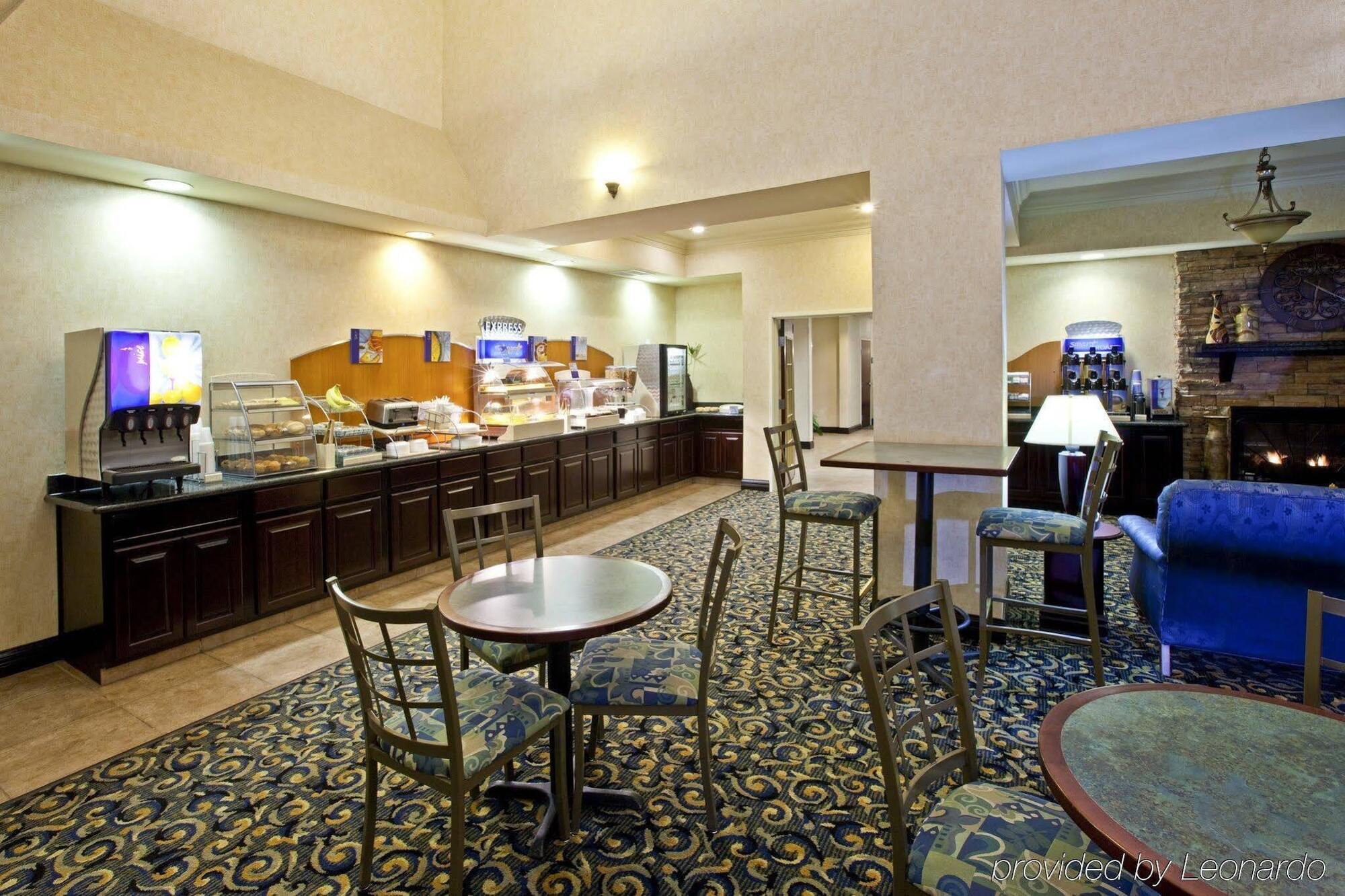 Holiday Inn Express Hotel & Suites Frankfort By Ihg Exterior foto